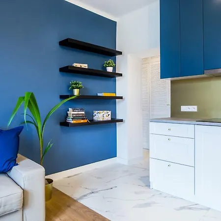 Comfort And Style In The Old Center *